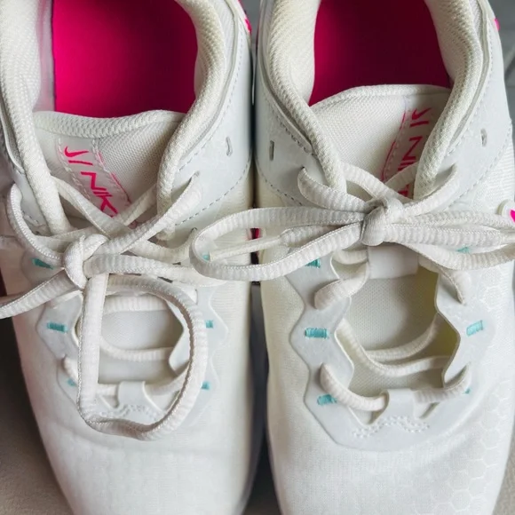 Nike Legend Essential 2 - Picture 6 of 8